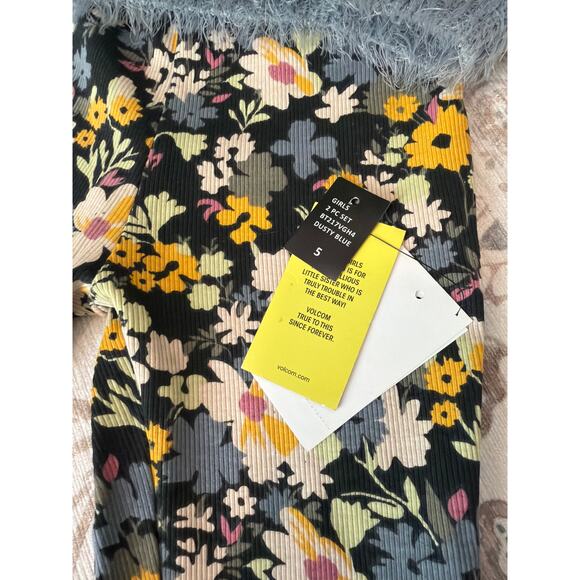 Volcom Girls Long Sleeve Knit Sweater & Flare Floral Pants Set Size 5 Dusty Blue - Picture 2 of 6